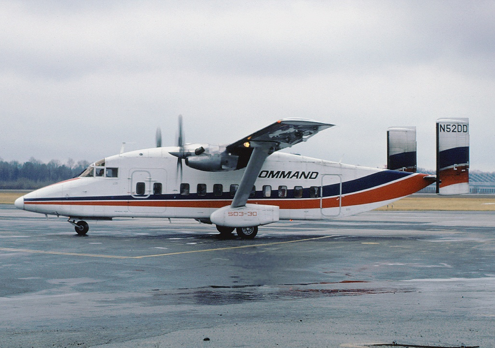 COMMAND AIRWAYS SHORTS SD3-30, N52DD