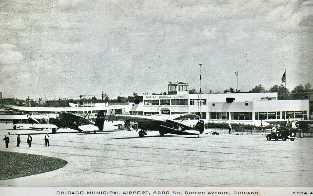 Photo of American Airlines aircraft at Chicago Municipal in Airport 1935.